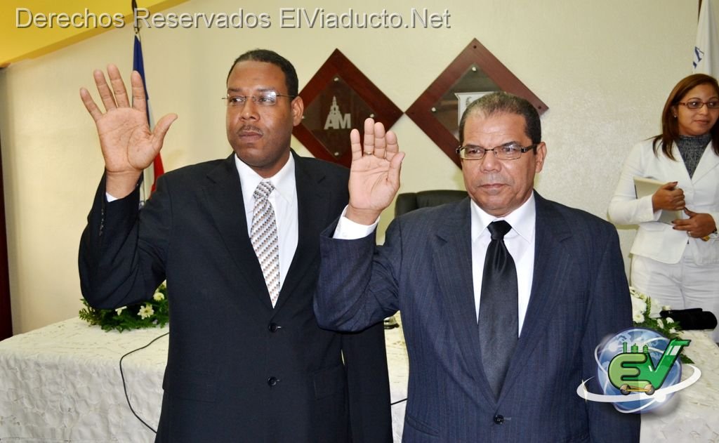 Son Juramentados Carlos Castillo como presidente de la sala capítula y Luis Rodriguez vice presidente